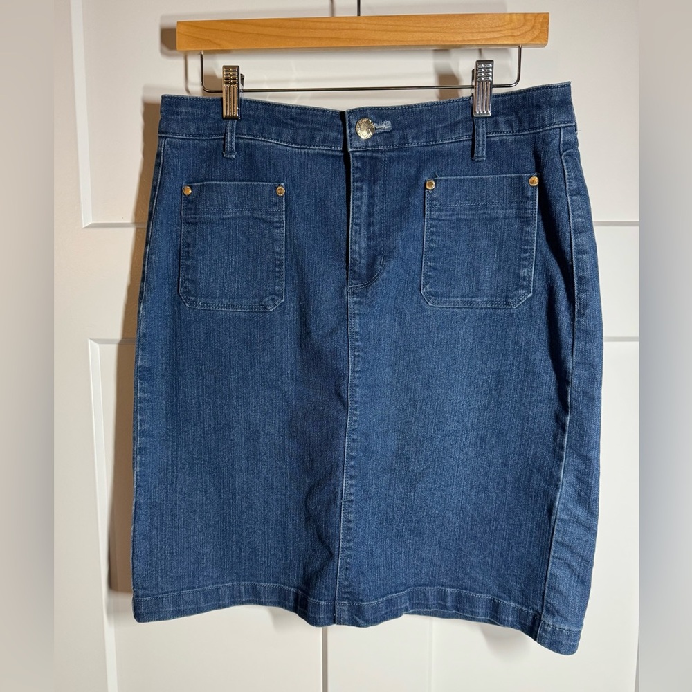 🌞Ellen Tracy Denim Skirt with Gold Details Size 10